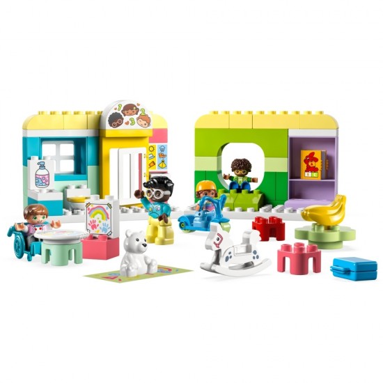 LEGO DUPLO - LIFE AT THE DAY DARE CENTRER (10992)
