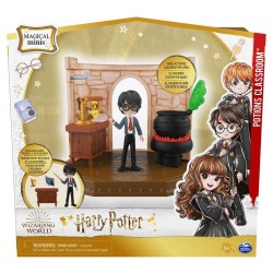 SPIN MASTER - WIZARDING WORLD HARRY POTTER: MAGICAL MINIS POTIONS CLASSROOM HARRY (6061847)